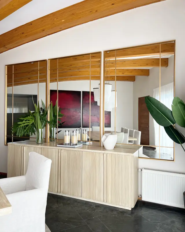 Casa de muros curvos · Comedor