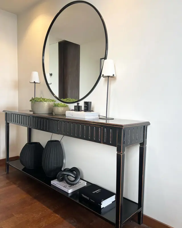 Hall, baño de visitas y dormitorio · Hall