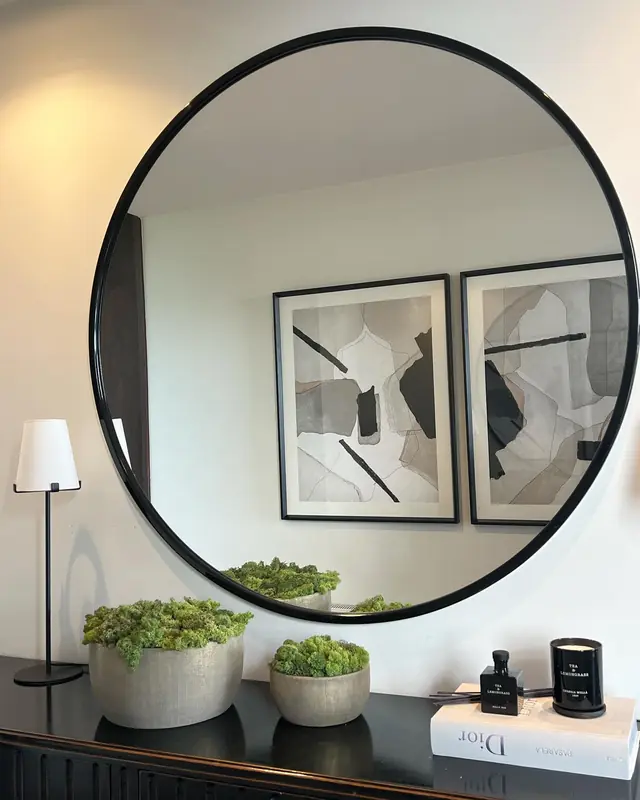 Hall, baño de visitas y dormitorio · Hall