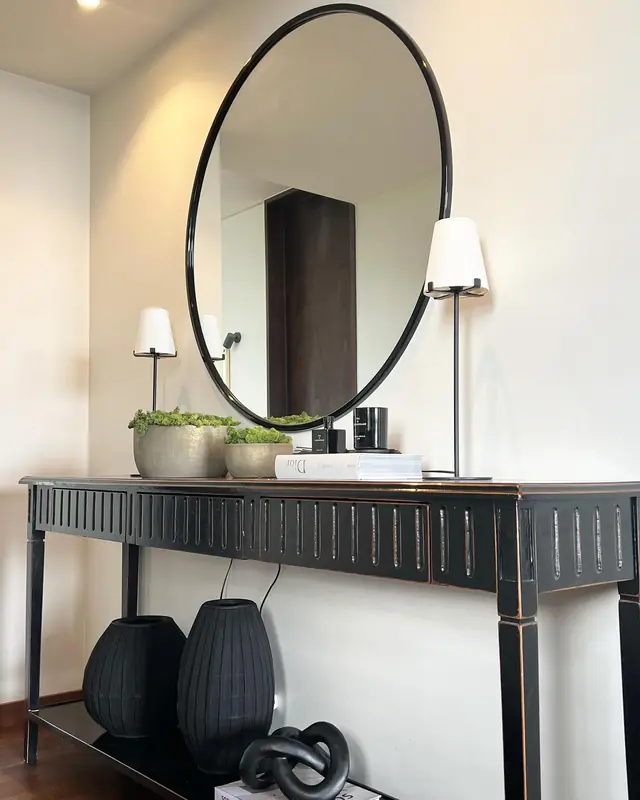 Hall, baño de visitas y dormitorio · Hall