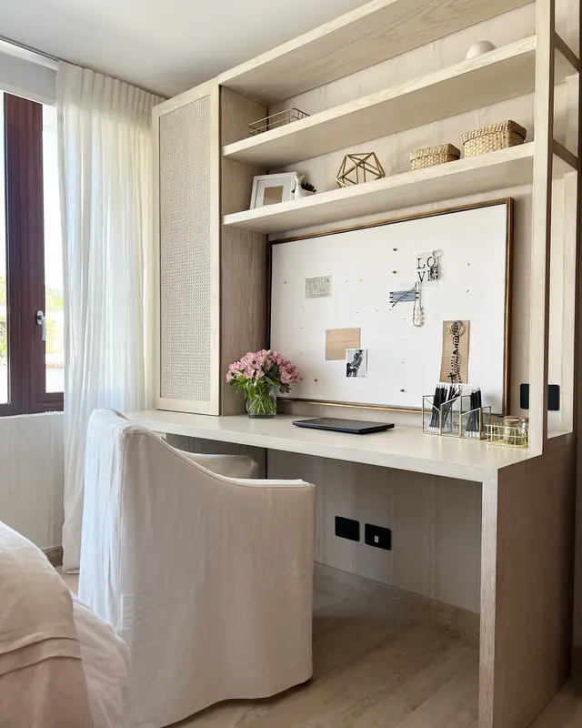Dormitorios y escritorio familiar · Dormitorio