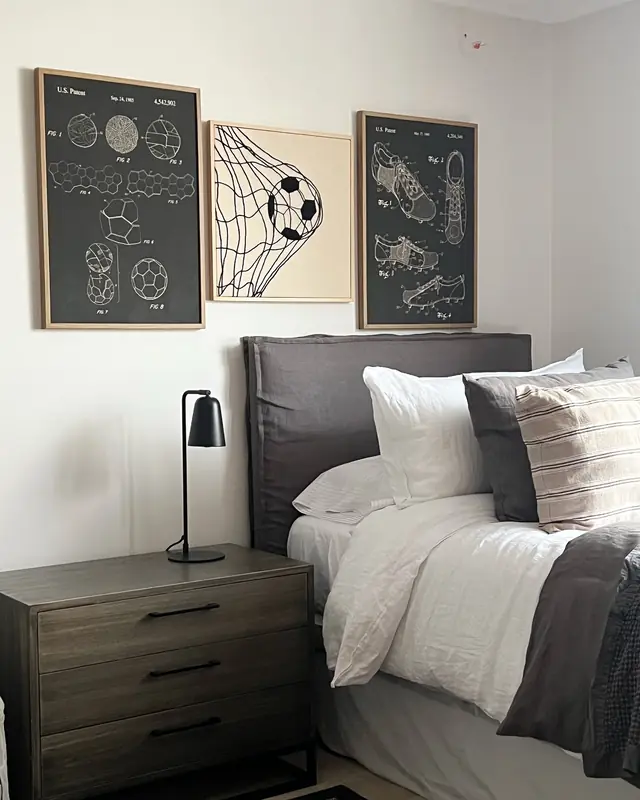 Dormitorios y escritorio familiar · Dormitorio
