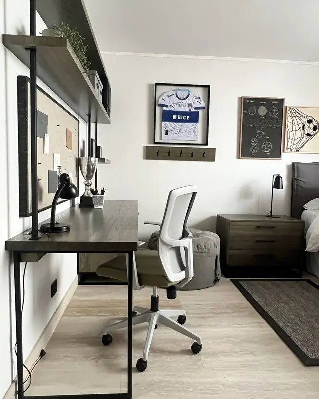 Dormitorios y escritorio familiar · Dormitorio