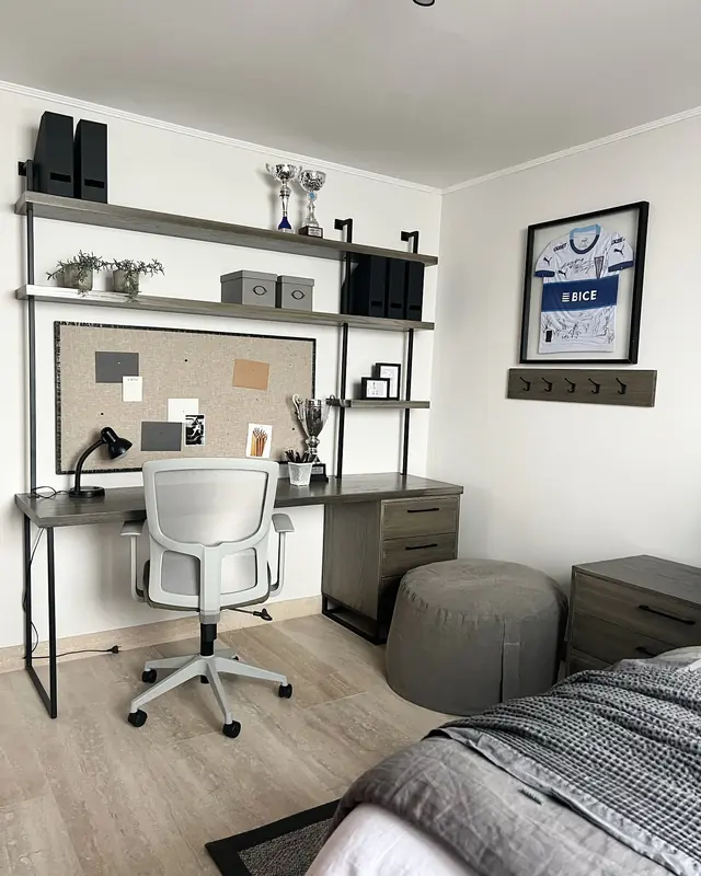 Dormitorios y escritorio familiar · Dormitorio